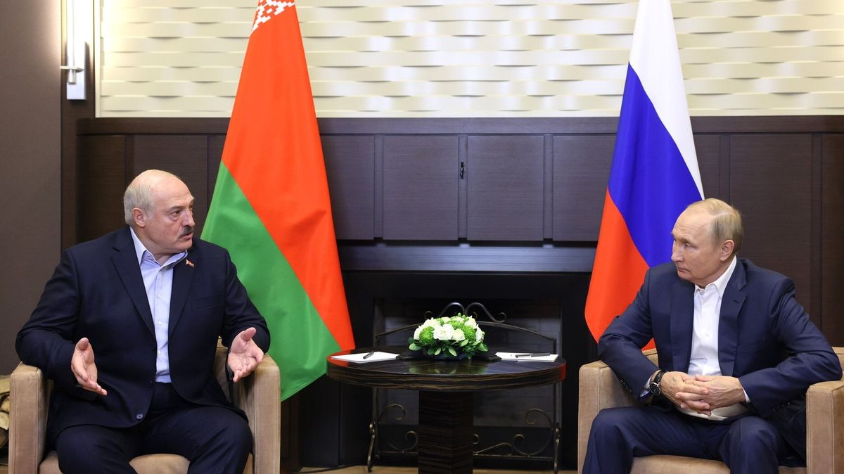 „Místo taktických jaderných zbraní Lukašenko.“ Putin tlačí Minsk do války